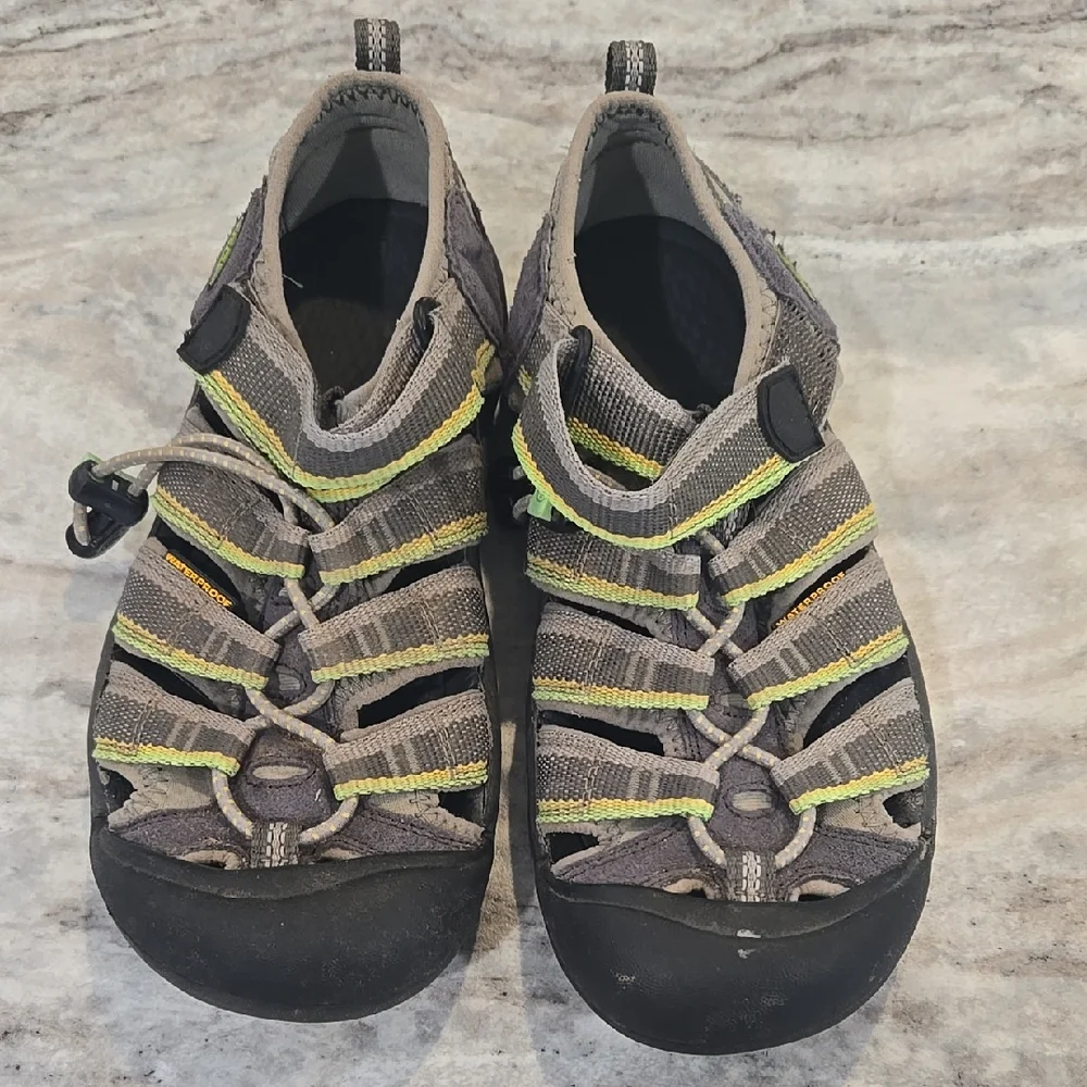 Kids Gray and Yellow Keen Outdoor Shoes‎